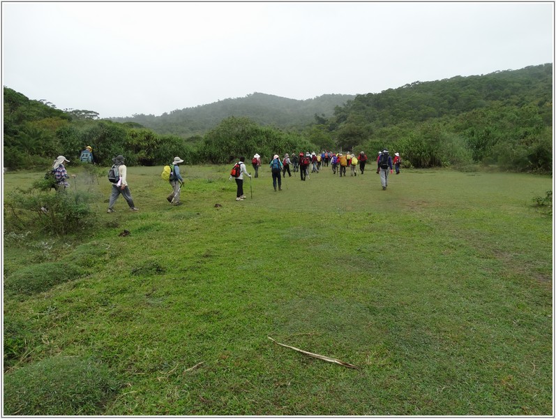 2013-12-08 13-25-35往小尖石山北鞍推進.JPG